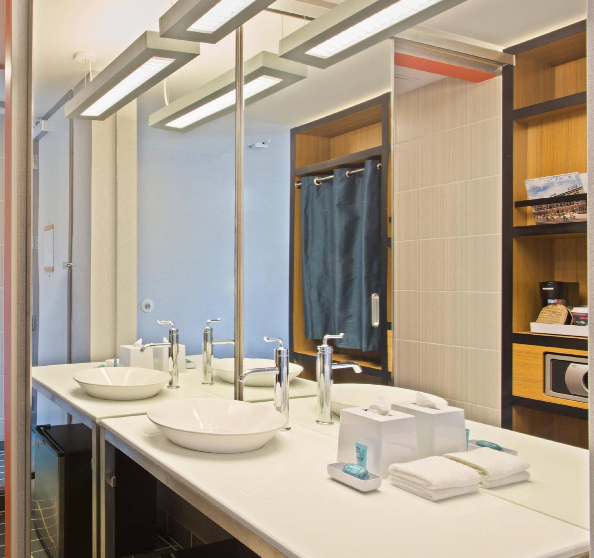 Отель Aloft Birmingham Soho Square Хомвуд Экстерьер фото