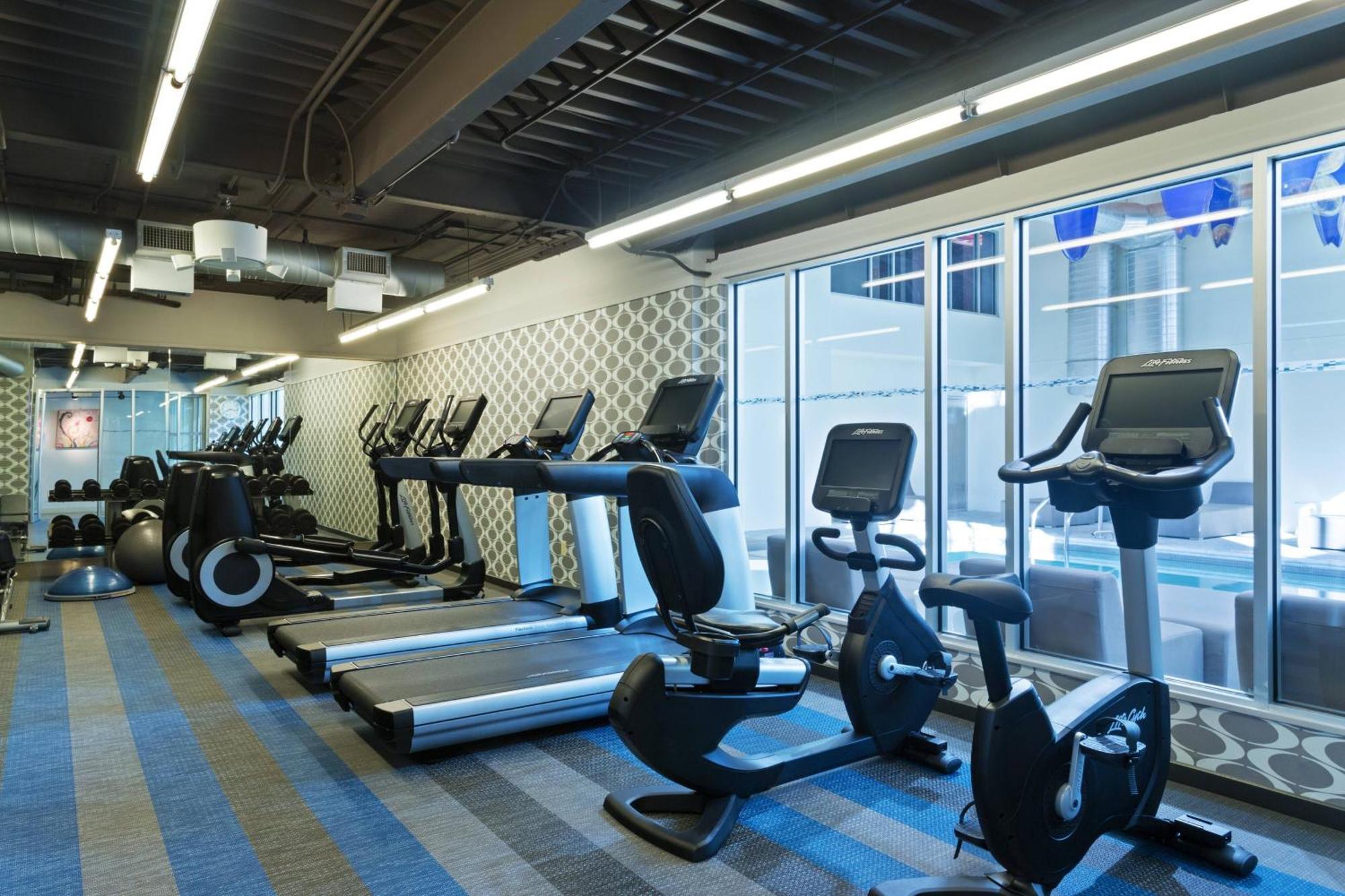 Отель Aloft Birmingham Soho Square Хомвуд Экстерьер фото