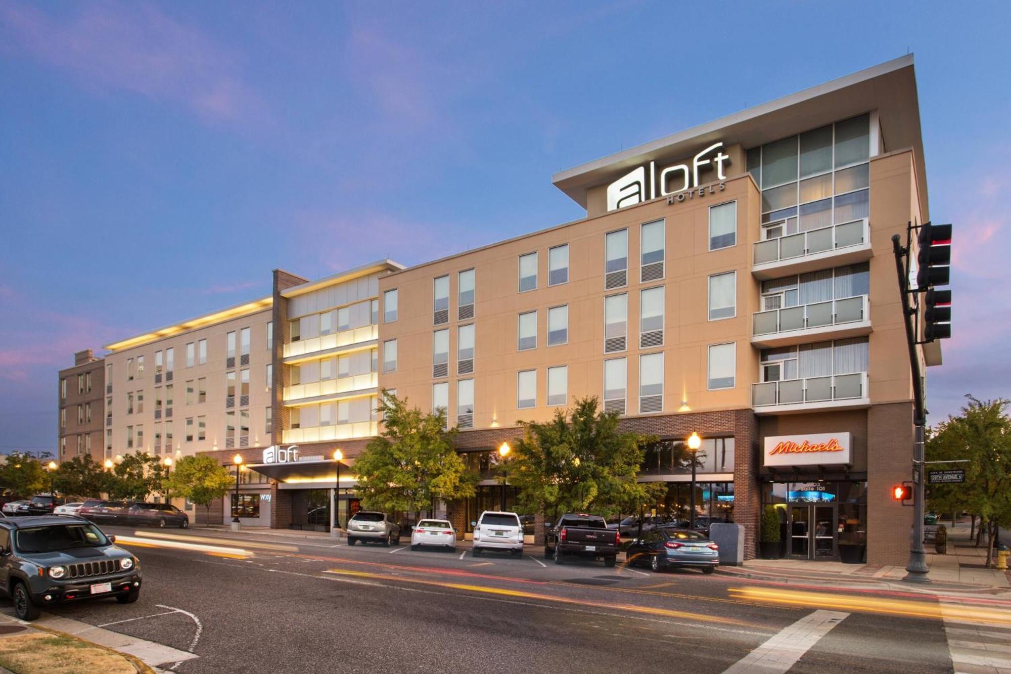 Отель Aloft Birmingham Soho Square Хомвуд Экстерьер фото