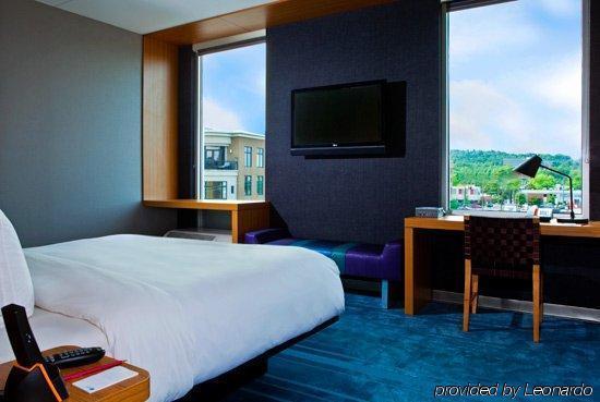Отель Aloft Birmingham Soho Square Хомвуд Экстерьер фото