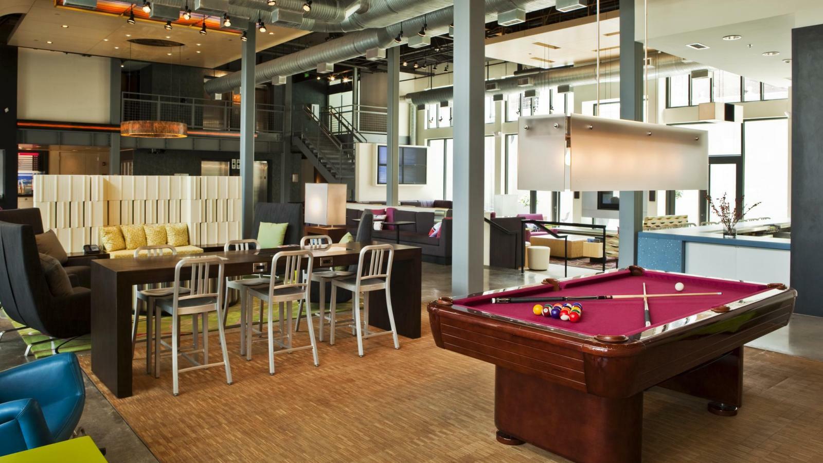 Отель Aloft Birmingham Soho Square Хомвуд Экстерьер фото