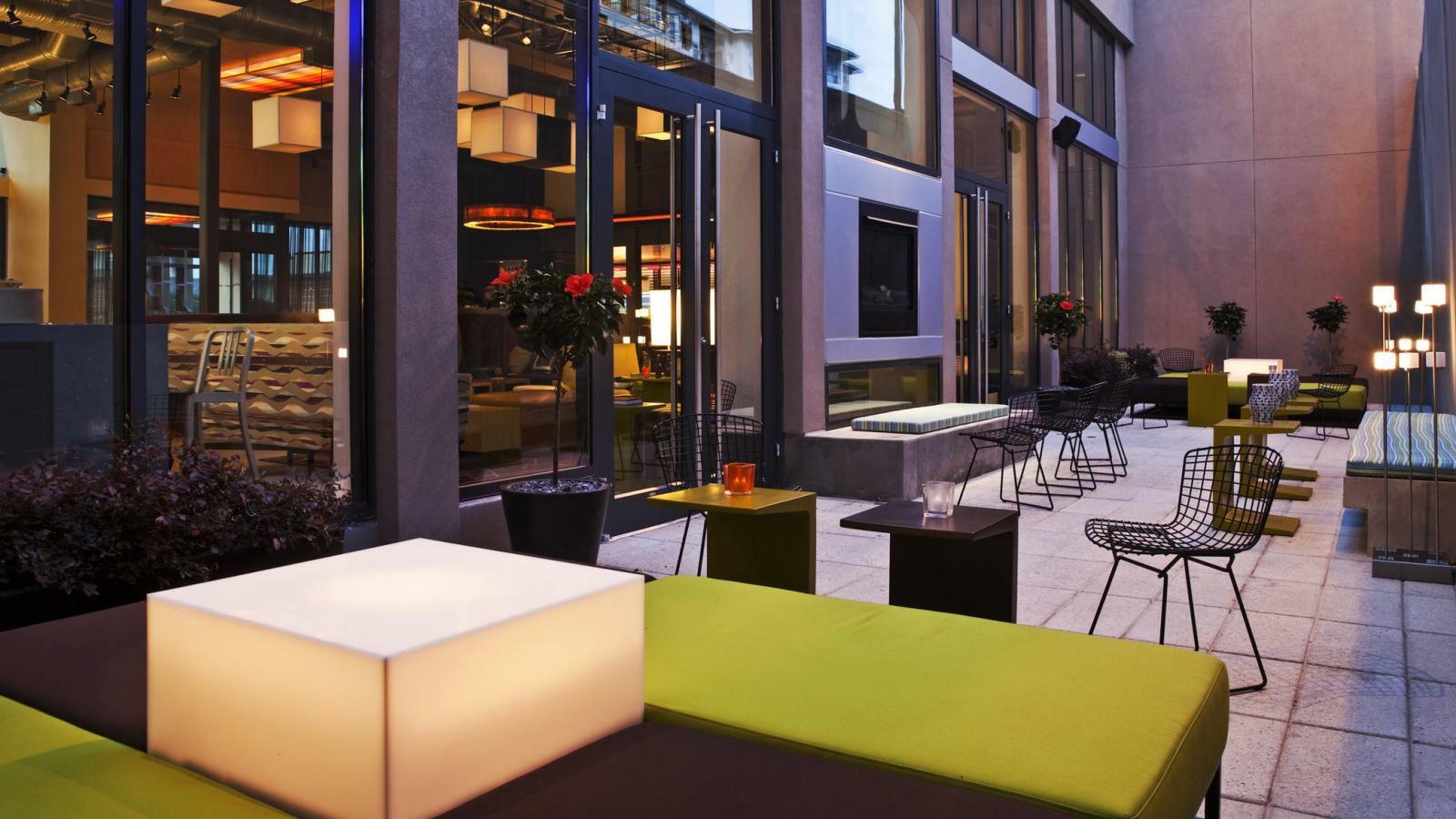 Отель Aloft Birmingham Soho Square Хомвуд Экстерьер фото
