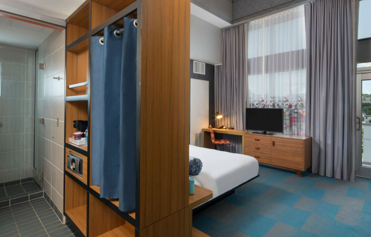 Отель Aloft Birmingham Soho Square Хомвуд Экстерьер фото