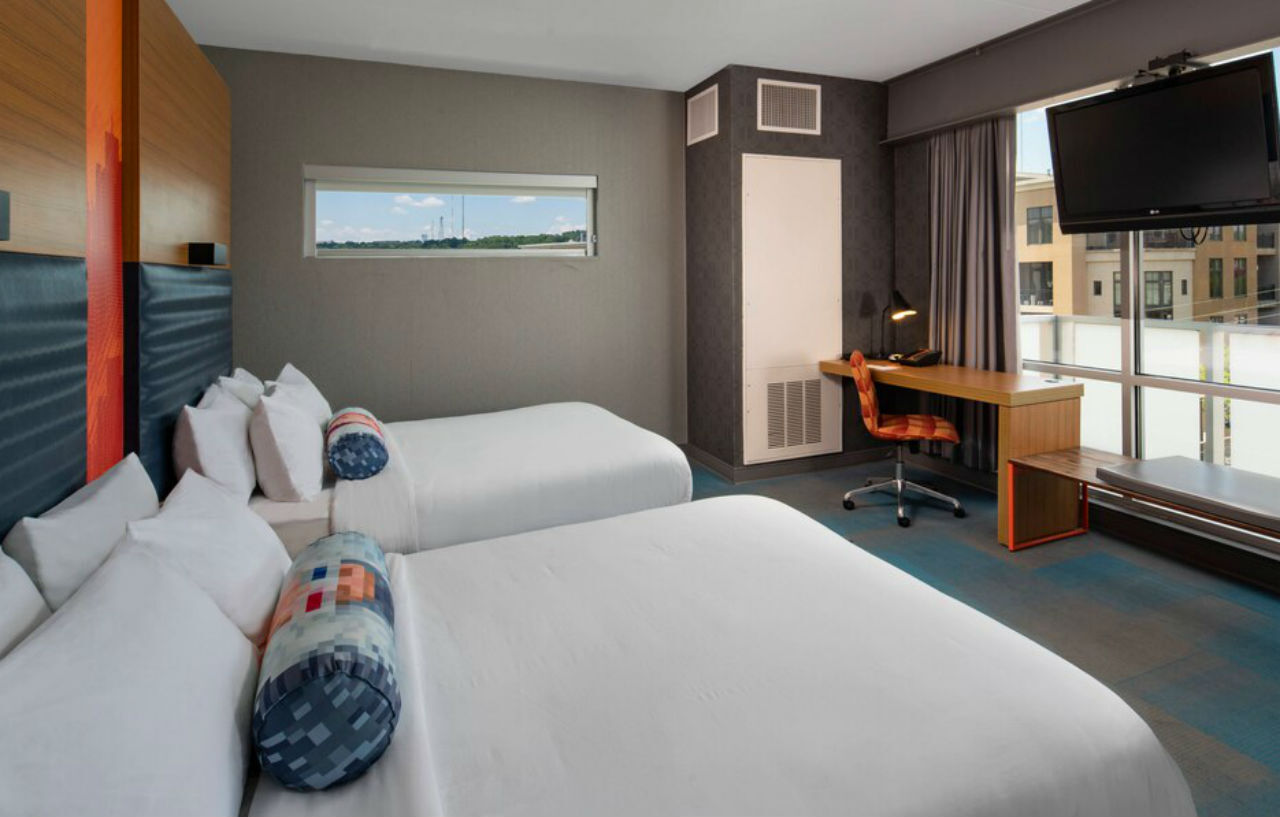 Отель Aloft Birmingham Soho Square Хомвуд Экстерьер фото